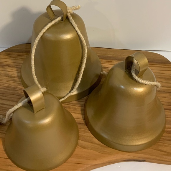 Medium Metal 🔔 Bell 🔔 - Picture 6 of 9